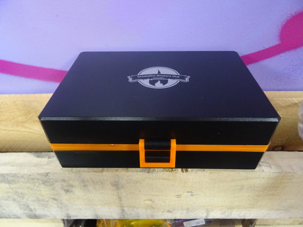 Cheekyone Smokers Club Rolling Box Blaze